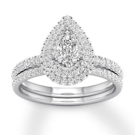 Pear Shaped Diamond Engagement Rings, Dream Wedding Ring, Pear Cut Engagement Rings, Cool Wedding Rings, Future Engagement Rings, Pear Shaped Engagement Rings, Gorgeous Engagement Ring, Diamond Bridal Sets, Dream Engagement Rings