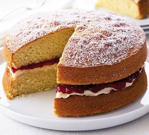 Classic Victoria sandwich Cake Without Baking Powder, Cake Without Baking, Victoria Sandwich Cake, Victoria Sandwich, Victoria Sponge Cake, Torte Cupcake, Sponge Cake Recipes, Sandwich Cake, Victoria Sponge