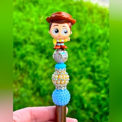 Disney Doorable beaded pen with black ink Disney Doorables, Beadable Pens, Pen Diy, Blind Boxes, Beaded Pens, Beadable Products, Leave In, Hot Cars, Bead Crafts