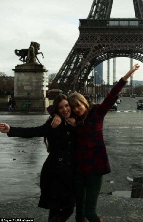 Bonjour Paris: Taylor Swift and Hailee Steinfeld went exploring in Paris together on Sunday Taylor Swif, Cho Chang, Blonde Cat, Kate Bishop, Paris Trip, City Of Love, Hailee Steinfeld, Paris Travel, Swift 3