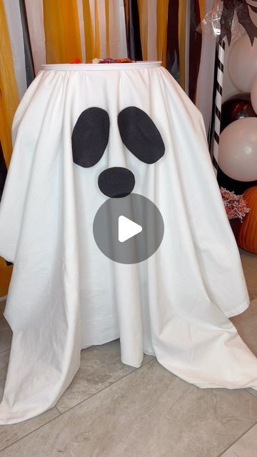 Kim on Instagram: "👻EASY Ghost Candy Bowl #ghost #candy #bowl #easy #halloween #simple #diy #craft #howto #dollartree #soooky #boo #kids #trickortreat #tiktok #fyp #viral #louisianawoman1" Halloween Candy Bucket Ideas, Diy Halloween Candy Bowl, Ghost Candy Bowl, Diy Halloween Candy, Halloween Candy Bowl, Ghost Diy, Sheet Ghost, Candy Bucket, Diy Bowl