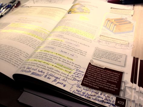 How to use a textbook Annotated Textbook, Textbook Annotation, Organised Notes, Summer Before College, Ap Classes, Before College, Biology Textbook, How To Overcome Laziness, Studying Tips