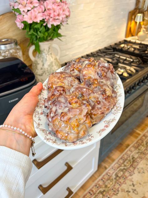 Apple Fritters Recipe Easy Air Fryer, Air Fryer Apple Fritters Recipe Easy, Apple Fritters Recipe Air Fryer, Air Fryer Apple Fritters, Homemade Apple Fritters, Fall Breakfast, Apple Fritters, Homemade Apple, Fresh Apples