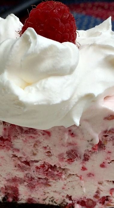 Raspberry Whipped Sensation Pie Raspberry Mousse Pie, Homemade Danish Recipe, Homemade Danish, Raspberry Cream Pies, Raspberry Pie Filling, Raspberry Whip, Raspberry Cake Recipes, Danish Recipe, Turnover Recipes