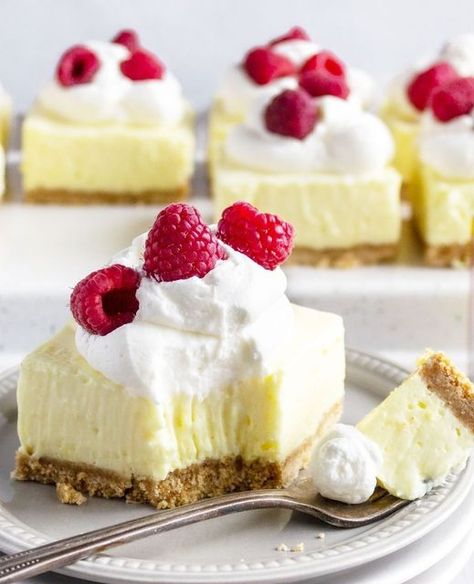 Kit Kat Cheesecake, Lemon Desserts Easy, Lemon Icebox Cake, No Bake Summer Desserts, Popular Dessert, Pudding Cheesecake, Most Popular Desserts, Keylime Pie Recipe, Baked Alaska