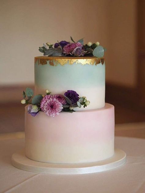 Ombre but not this aqua green color. Very strongly against blue-y greens!! Pastel Wedding Cakes, Vintage Pasta, Pastel Cake, Cake With Flowers, Pastel Cakes, Tiered Cake, Wedding Cake Rustic, Wedding Cakes With Cupcakes, Simple Wedding Cake