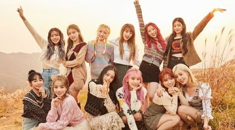 Iz*one Group Photo, Iz*one Ot12, Heart Iz, Color Iz, Wallpaper Dekstop, Group Photos, 3 In One, Girl Bands, The Wiz