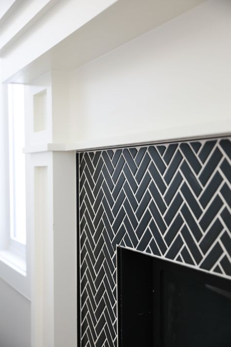 Black And White Fireplace Tile, Black And White Tiled Fireplace, White Herringbone Fireplace, Black And White Tile Fireplace, Black And White Fireplace Ideas, Fireplace Herringbone Tile, Herringbone Fireplace Tile, Black And White Fireplace, Fireplace Cladding