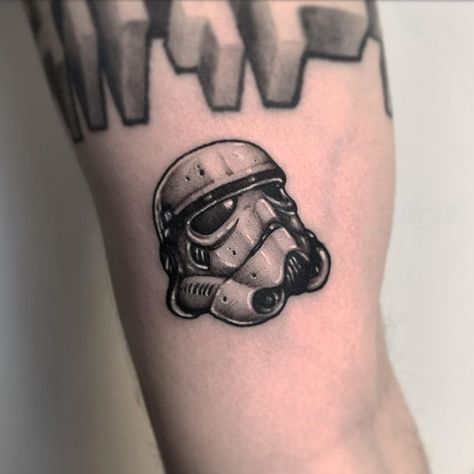 MonokiyoTattooer on Instagram: “Small Stormtrooper ☁️ #tattoo #starwars #starwarstattoo #stormtrooper #darkart #darkartist #blackwork #blackink #inked #tattooer…” Lego Stormtrooper Tattoo, Storm Trooper Tattoo, Stormtrooper Tattoo, Lego Stormtrooper, Tattoo Reference, Muster Tattoos, Star Wars Tattoo, Small Tattoos For Guys, Storm Trooper