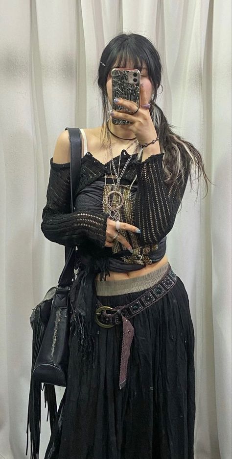 Goth Subversive Fashion, Edgy Fairy Aesthetic, Goth Fairy Aesthetic Outfit, Fairy Punk Outfits, Dark Fairy Style, Fairy Goth Outfit, Tvd Twilight, Fairy Aesthetic Outfit, Goth Outfits Aesthetic