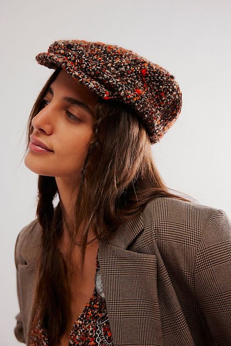 How To Style Newsboy Cap, Paperboy Cap, Tweed Hat, 2025 Fashion, Model Look, Newsboy Cap, Anna Sui, Diane Von, American Style