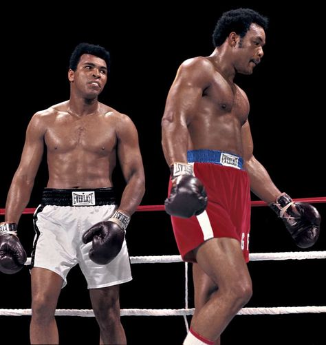 George Foreman Boxing, Chuck Wepner, Larry Holmes, Muhammad Ali Quotes, Boxing Images, Muhammed Ali, Boxing Posters, American Athletes, Boxing History