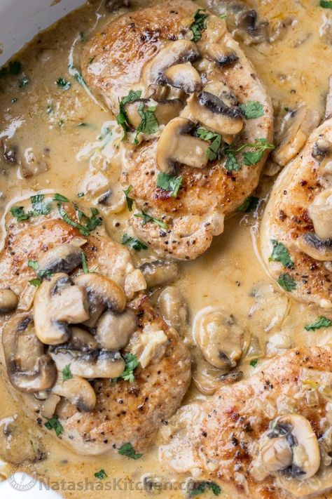 Smothered Pork Chops in Creamy Mushroom Sauce are an easy 30-minute meal. Learn the secret to make juicy pork chops. #porkchops #porkchoprecipes #porkchopsrecipe #porkrecipes #pork #dinner #30minutemeals Recipes With Cream Of Mushroom, Roasted Pork Tenderloin Recipes, Smothered Pork Chops Recipe, Boneless Pork Chop Recipes, Pork Chop Recipes Crockpot, Mushroom Pork Chops, Smothered Pork, Easy Pork Chops, 30 Minute Meals Easy