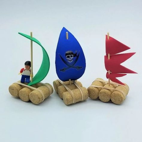 Superhero Craft, Dragonfly Craft, Diy Superhero, Rainbow Craft, Pirate Crafts, Boat Crafts, Children Crafts, Toy Boats, Diy Boat