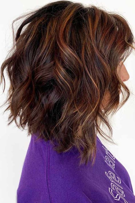 Angled Lob #layeredhaircuts #layeredhair #haircuts Side Part Layered Bob, Angled Haircut, Lob Haircut Layered, Angled Lob, Women's Haircuts, Angled Bob Hairstyles, Choppy Bob Hairstyles, Layered Bob Hairstyles, Lob Haircut