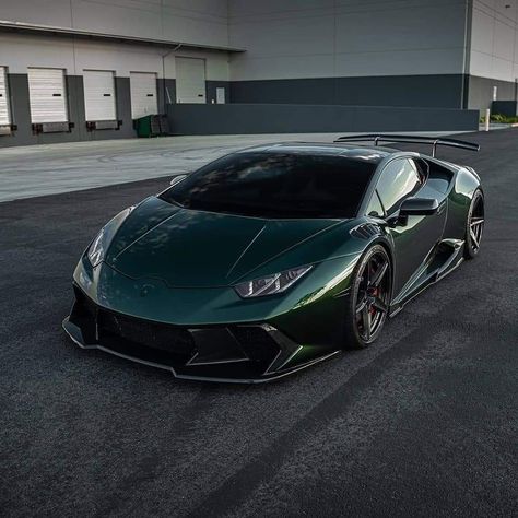 Blacked Out Cars, Cool Truck Accessories, Aventador Lamborghini, Sports Car Wallpaper, Aesthetic Cool, Lamborghini Miura, Lamborghini Veneno, Lux Cars, Lamborghini Cars