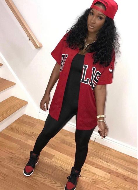 Birthday Party Outfits Plus Size, Baseball Jersey Outfit Women Plus Size, College Homecoming Outfits Black Women, 90s Costume Ideas Woman, Baseball Jersey Outfit Women, Jersey Dress Outfit, Cute Hipster Outfits, Drip Ideas, Mom Fits