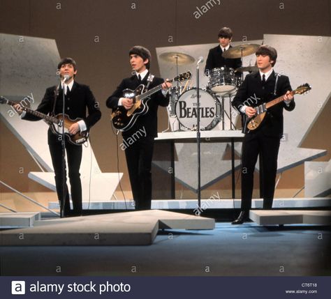 Beatles Ed Sullivan, Beatles Artwork, The Beatles Live, Beatles Memorabilia, Ed Sullivan Show, Ed Sullivan, British Artists, The Ed Sullivan Show, Beatles Photos