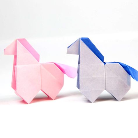 Origami Horse Tutorial - Cute Origami Pony! via @paper_kawaii Horse Tutorial, Paper Folding Ideas, Holiday Origami, Origami Horse, Unique Origami, Paper Kawaii, Origami Yoda, Origami Paper Folding, Origami Decoration