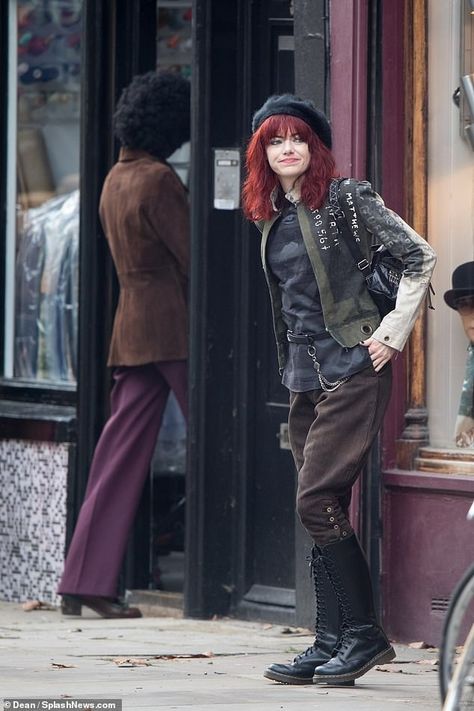 Emma Stone Outfit, Addams Familie, Cruella Deville, Bright Red Hair, Punk Inspiration, Emma Stone, Rock Star, Punk Rock, Look Fashion