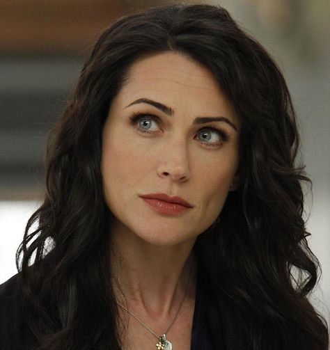 rena sofer Mother Face Claim, Rena Sofer, Play Snow, Claire Forlani, Angie Harmon, Ali Larter, Female Protagonist, Female Character Inspiration, Other Mothers