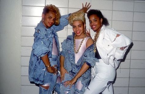 80s Hip Hop Culture | Runway references inspired by Black culture and beyond. 90s Dress Up, 90s Themed Outfits, 90s Fashion Party, Dress Up Ideas, Salt N Pepa, Fashion Guys, 80s Fashion Trends, 90s Fashion Women, 90s Hip Hop Fashion