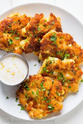 Shrimp Cake Recipe, Shrimp Patties, Cheesy Shrimp, Shrimp Fritters, Cheese Pull, Shrimp Cakes, Aioli Sauce, Lemon Aioli, Juicy Shrimp