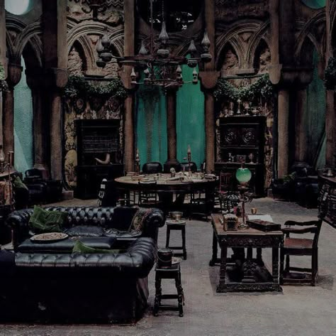 Gothic Living Rooms, Slytherin Common Room, Gothic Living Room, Victorian Interior Design, Gothic Interior, Gothic Furniture, Slytherin House, Hogwarts Aesthetic, Goth Home