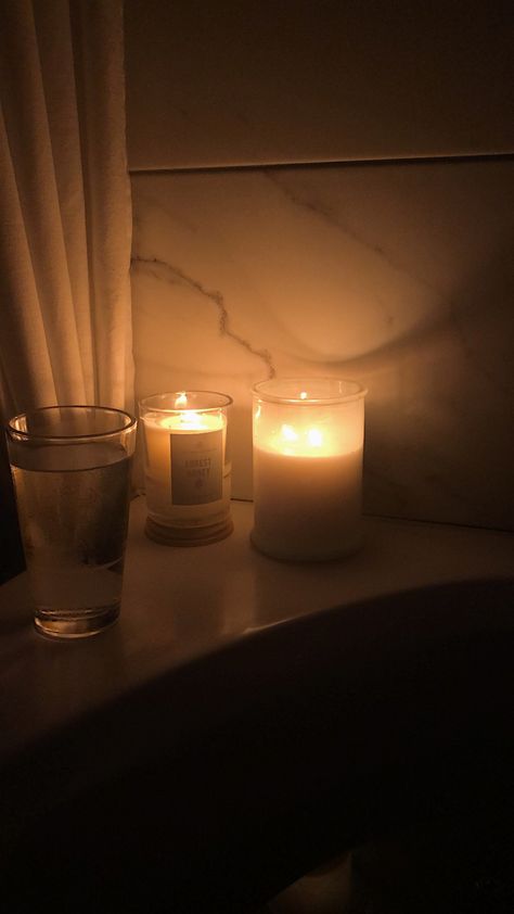 Candle Bath Aesthetic, Bath Relax Aesthetic, Candle Lit Bath Aesthetic, Bath And Body Works Candles Aesthetic, Couple Bathtub Aesthetic, Candle Lit Bath, Bath With Candles, Candle Lit Bubble Bath, Bath Tub Aesthetic