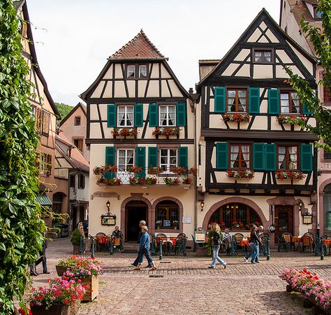 Kaysersberg France, Tudor Buildings, German Aesthetic, Swiss House, German Houses, German Architecture, German Village, European Architecture, Beaux Villages