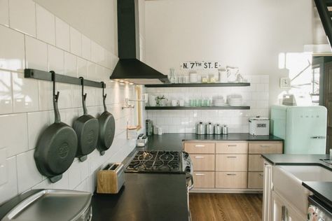 Hanging cast iron pans Magnolia Fixer Upper, Fixer Upper Bathroom, Chip Gaines, Fixer Upper House, Hgtv Fixer Upper, Shotgun House, Magnolia Market, Drawer Design, Magnolia Homes