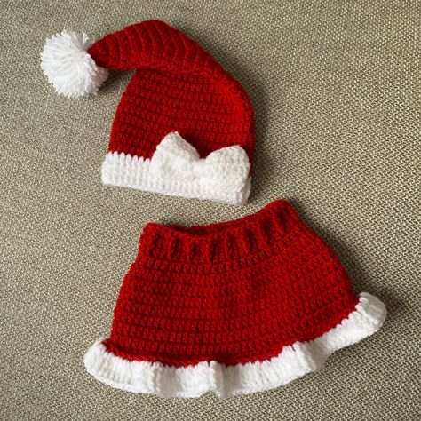 Skirt Crochet Pattern, Baby Santa Hat, Clover Pom Pom Maker, Crochet Santa Hat, Newborn Crochet Patterns, Skirt Crochet, Keeping Busy, Knitting Hats, Crochet Santa