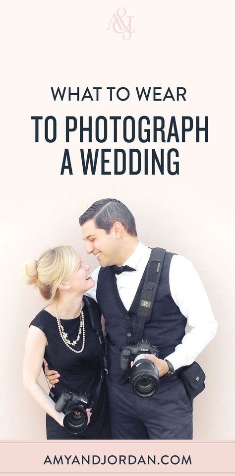 Photographer Fashion Outfits, Formal Photographer Outfit, Winter Wedding Photographer Outfit, Outfit For Wedding Photographer, Outfit For Photographers, Female Wedding Photographer Outfit, What Should Photographer Wear To Wedding, How To Photograph A Wedding, Fall Wedding Photographer Outfit