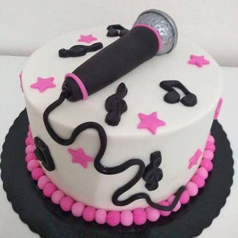 Bolo Musical, Music Cakes, Music Cake, 18th Birthday Cake, Birthday Cake Ideas, 8th Birthday, 18th Birthday, 5th Birthday, Karaoke