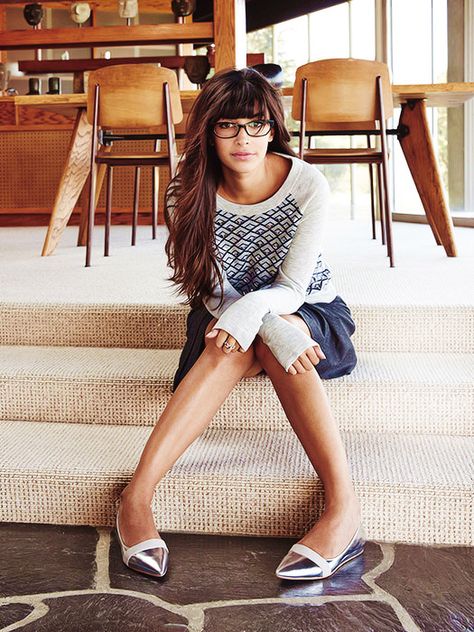 Hannah Simone - Redbook Magazine - October 2013 Cece New Girl, Megan Batoon, Bangs And Glasses, Hannah Simone, Simple Work, Metallic Shoes, Alyssa Milano, Seinfeld, Fashion Board