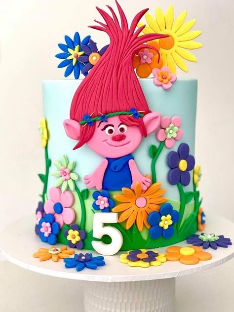 Trolls Cake Ideas, Princess Poppy Birthday Cake, Poppy Trolls Cake, Princess Poppy Cake, Trolls Birthday Party Cake, Cake Painting Tutorial, Troll Party Theme, Trolls Birthday Cake, Poppy Cake