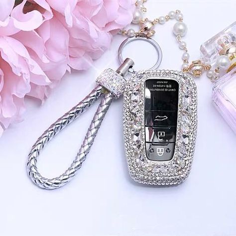 Car Must Haves, Honda Vehicles, Bling Car, Bling Car Accessories, Girly Car Accessories, Mini Copper, Cars Accessories, Car Key Holder, Girly Car