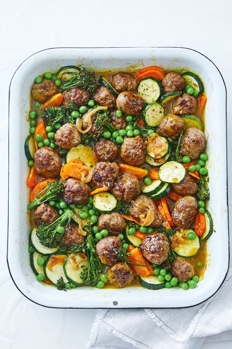 Sausage Tray Bake, Oven Bakes, Curried Sausages, Sausage Meatballs, Tray Bake Recipes, Budget Family Meals, Baked Dinner, Mince Recipes, Tray Bake