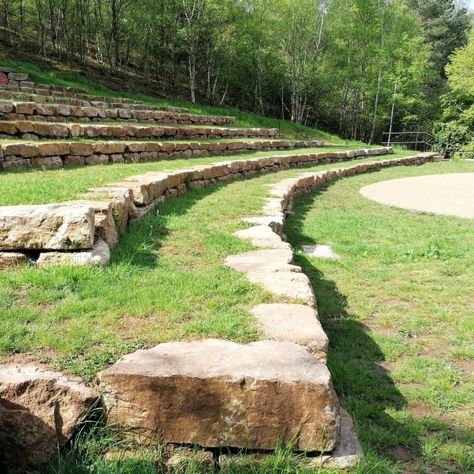 Outdoor Ampitheater, Outdoor Amphitheater, Stone Amphitheater, Outdoor Amphitheater Architecture, Amphitheatre Landscape, River Retreat, Stone Park, Outdoor Cinema, Sport Park