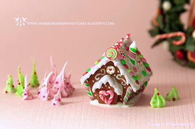 House For Dolls, Mini Gingerbread House, Gingerbread Village, Christmas Clay, Polymer Clay Christmas, Christmas Gingerbread House, Doll Food, Gingerbread Christmas, Clay Miniatures