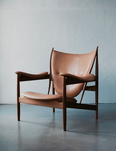 Finn Juhl House, Chieftain Chair, Island Furniture, Famous Chair, Scandinavian Armchair, Finn Juhl, Iconic Chairs, Danish Furniture, Plywood Furniture