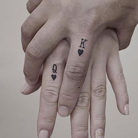 Skull Tattoos For Couples, Simple Couple Tattoos, Tattoos For Women Design, Simple Couples Tattoos, Skull Couple Tattoo, Couple Wrist Tattoos, Matching Tattoos For Couples, Marriage Tattoos, Tattoos For Couples