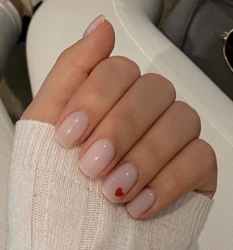 Short Nail With Heart, Pale Pink Valentine Nails, Shellac Nails Valentines, Short Nail Shellac, Shortish Nails, Shellac Nail Designs Short, Simple Shellac Nails, Shellac Short Nails, Mini Heart Nails