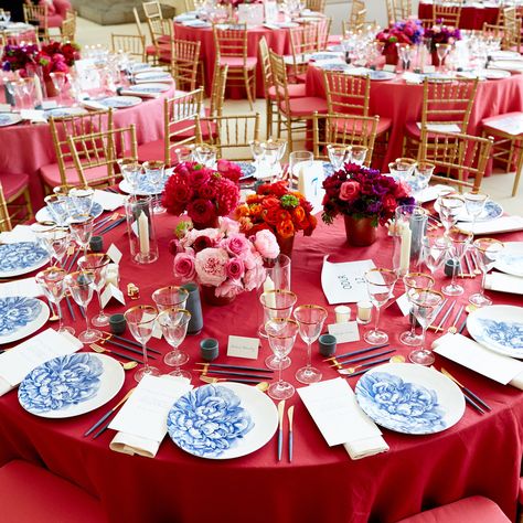 From Blue-and-White China to Sake Cups, See the 2017 Met Gala Tablescapes Gala Decorations, Pretty Table Settings, Corporate Event Design, Contemporary Bridal, Cheer Party, Special Events Decor, Party Table Settings, Ruby Wedding, The Met Gala