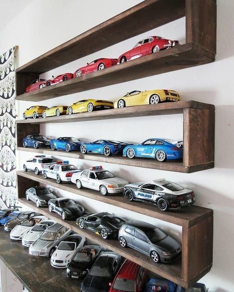 diecast collection display Car Shelf, Toy Car Display, Apple Building, Mobil Rc, Diecast Cars Display, Toy Storage Shelves, Hot Wheels Storage, Deco Tv, Hot Wheels Room