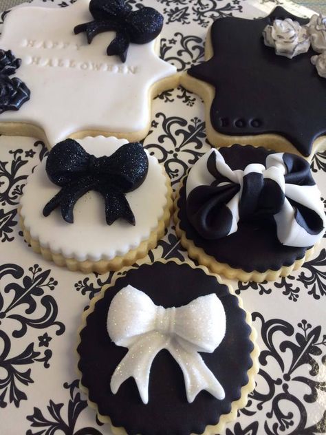 Black Birthday Pastries, Black White Cookies, White Cookies, Black And White Cookies, White Cookie, Pink Birthday Party, Heart Shaped Cookies, Party Food Platters, Black And White Heart