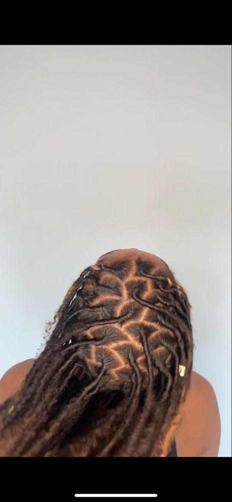 C-shape C Parting Locs, C Shaped Parting Locs, C Shape Part Locs, C Shaped Loc Parts, C Shape Loc Parts, Locs Parts, C Part Locs, Loc Parting Patterns, Loc Parts