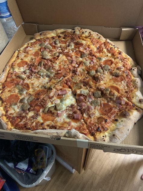 Meat Lovers from Uncles NY Deli and Pizza in Wahiawa HI #Pizza #Pizzas #food #foods Ny Deli, Meat Lovers Pizza, Meat Lovers, Cheese Pizza, Vegetable Pizza, I Want, Pizza, Meat, Quick Saves