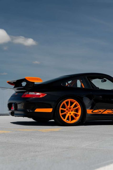 Porsche 997 GT3 RS 2007 - elferspot.com - Marketplace for Porsche Sports Cars 997 Gt2 Rs, 997 Gt3 Rs, Porsche 997 Gt3, 997 Gt3, Porsche Gt, Gt2 Rs, Porsche 997, Oil Service, Pump House