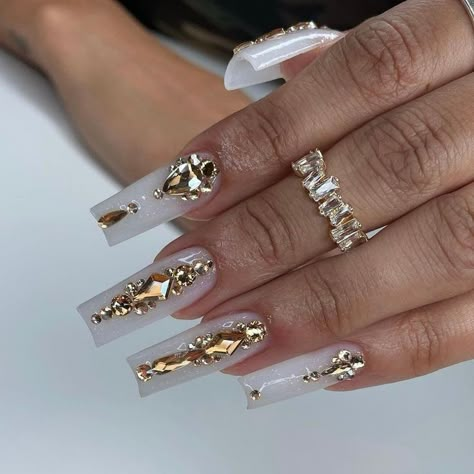 Quince Nails, Quinceanera Nails, Gold Acrylic Nails, Gold Envelope, Sassy Nails, Nails Design With Rhinestones, Short Square Acrylic Nails, Long Acrylic Nails Coffin, Nail Sets